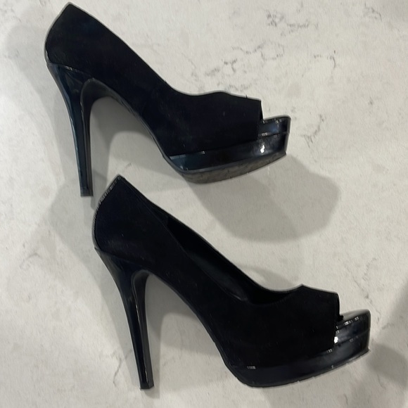 High Heels - Picture 4 of 8